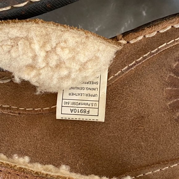 UGG F8910A. sherpa lined flip flop sandals 6/EUR 37 tan - Picture 11 of 12
